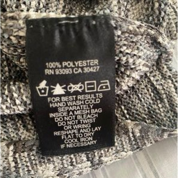 Nic & Zoe silky v-neck tunic sweater. A roomy 1x. - Picture 3 of 4